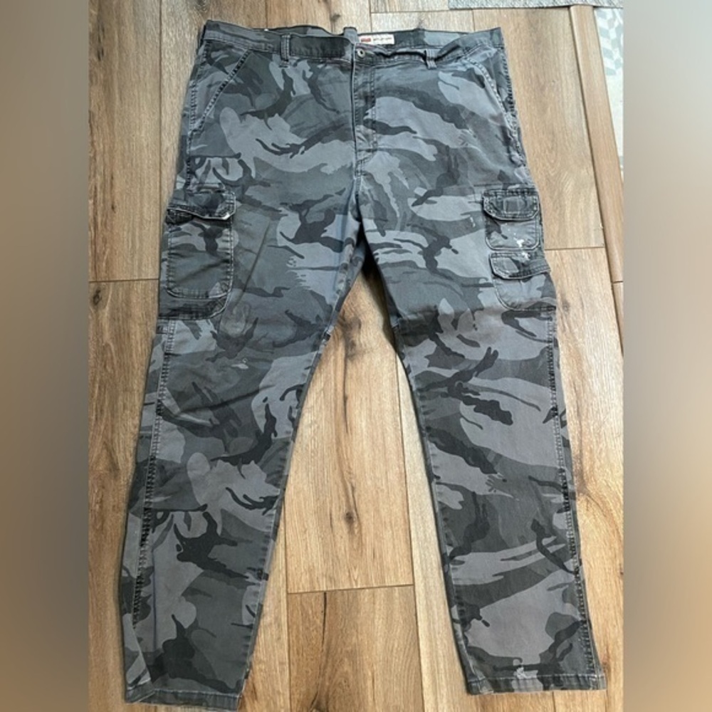 Wrangler Camo Cargo work Pants Tapered Leg Gray Regular Fit 42x30